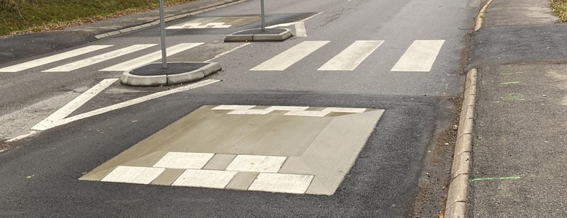 Bild på ett vägkudde i betong