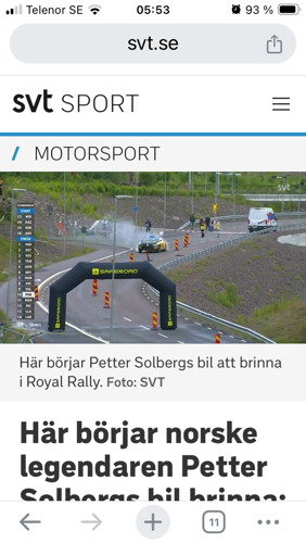 Skärmklipp från svt.se som skriver om när Petters bil började brinna under rallyt 2024