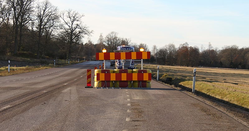 Bild på Trafikbuffert på en asfalterad väg