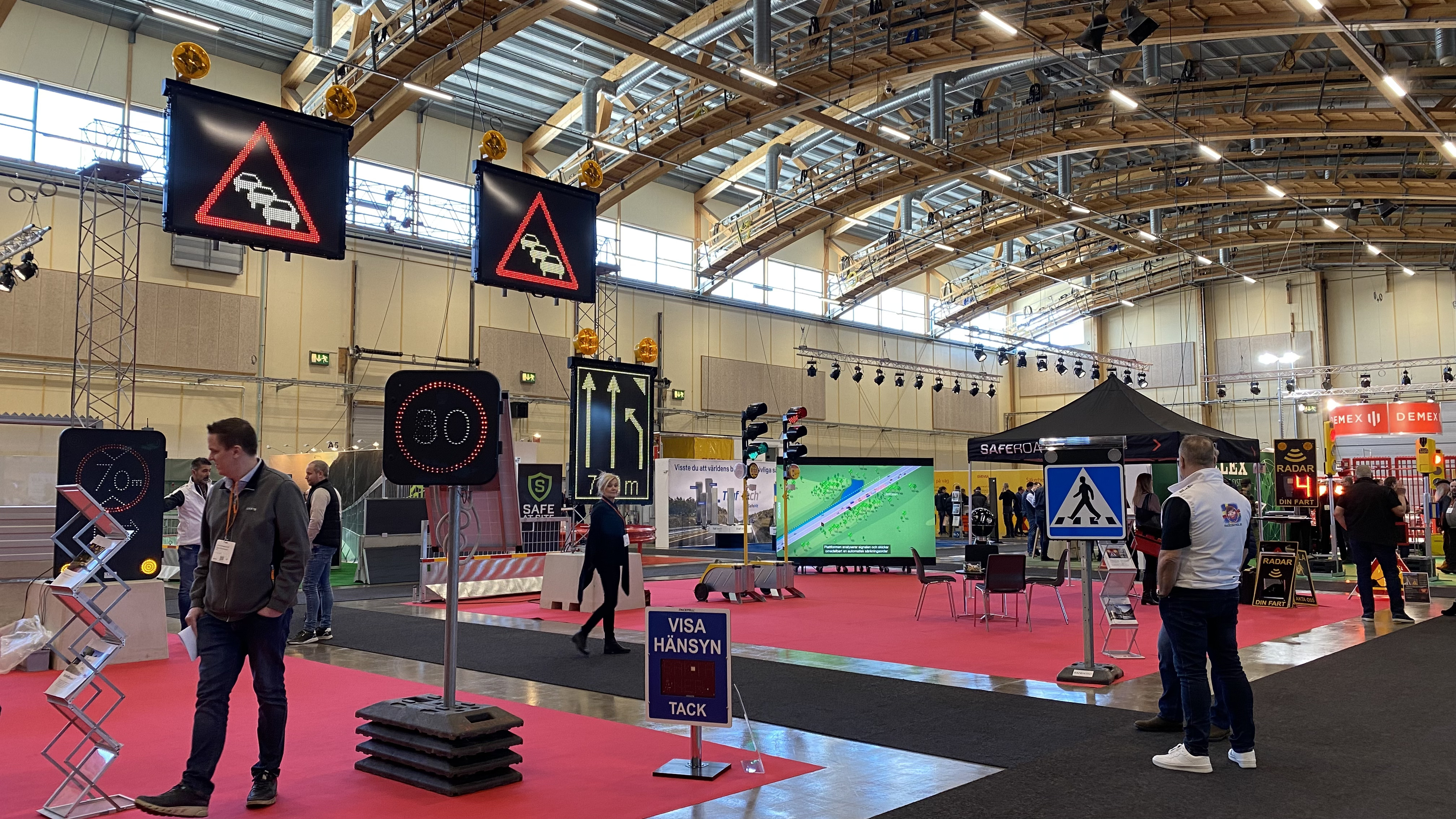 Vi ser fram emot intressanta samtal med kunder och leverantörer på mässan. Bilden är från 2023.