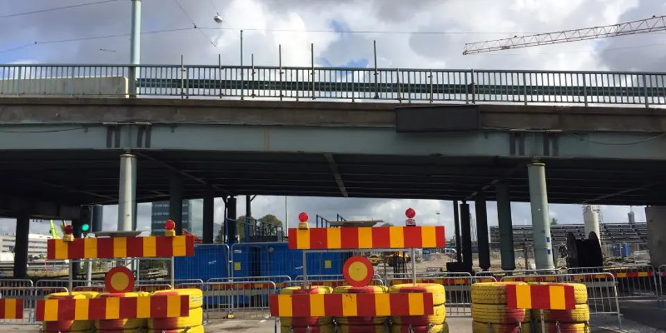 Trafikbuffertar uppställda vid Västlänken