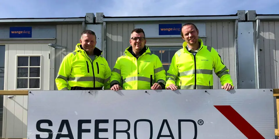 Affärsutvecklare Christian Claesson, vice affärsområdeschef Erik Karlsson och affärsområdeschef Mikael Hernström arbetar på Saferoads affärsområde Vägservice med depåer, vakt & lots och materialuthyrning.