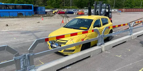 Saferoads TA-balk nu krocktestad i T1 W5 med godkänt resultat!